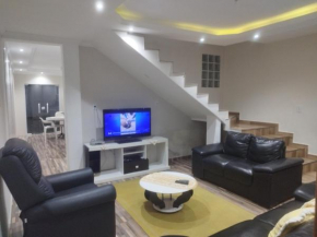 Casa da família em Aparecida tv wi fi 4 banheiros à 5 min da Basílica
